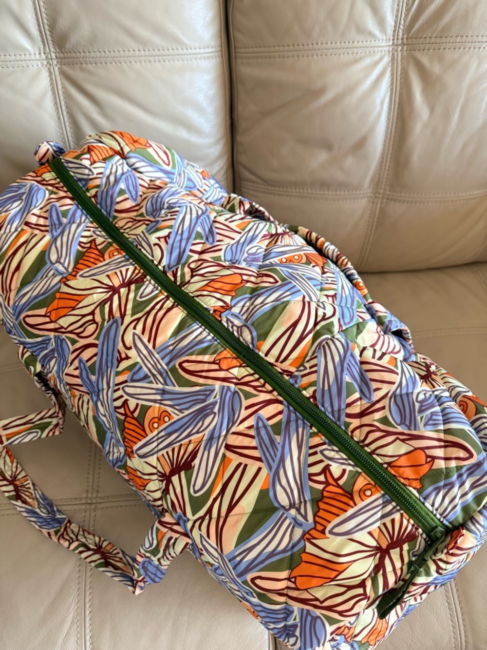 Vera Bradley Large Travel Duffel Bag in Ultralight Dragonfly, New R$159 - Picture 7 of 10